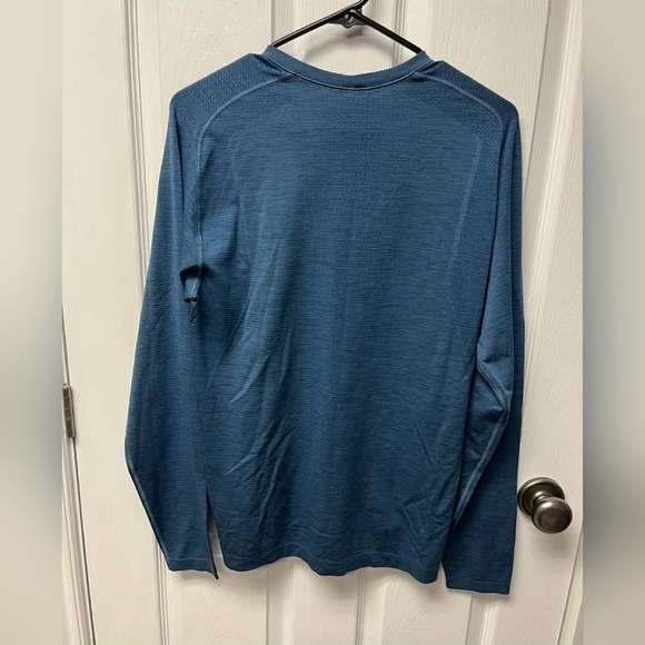 Lululemon Mens Metal Vent Tech Long Sleeve - Medium - Picture 4 of 6